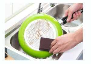 Чудо-губка для чистки сковородок и кастрюль